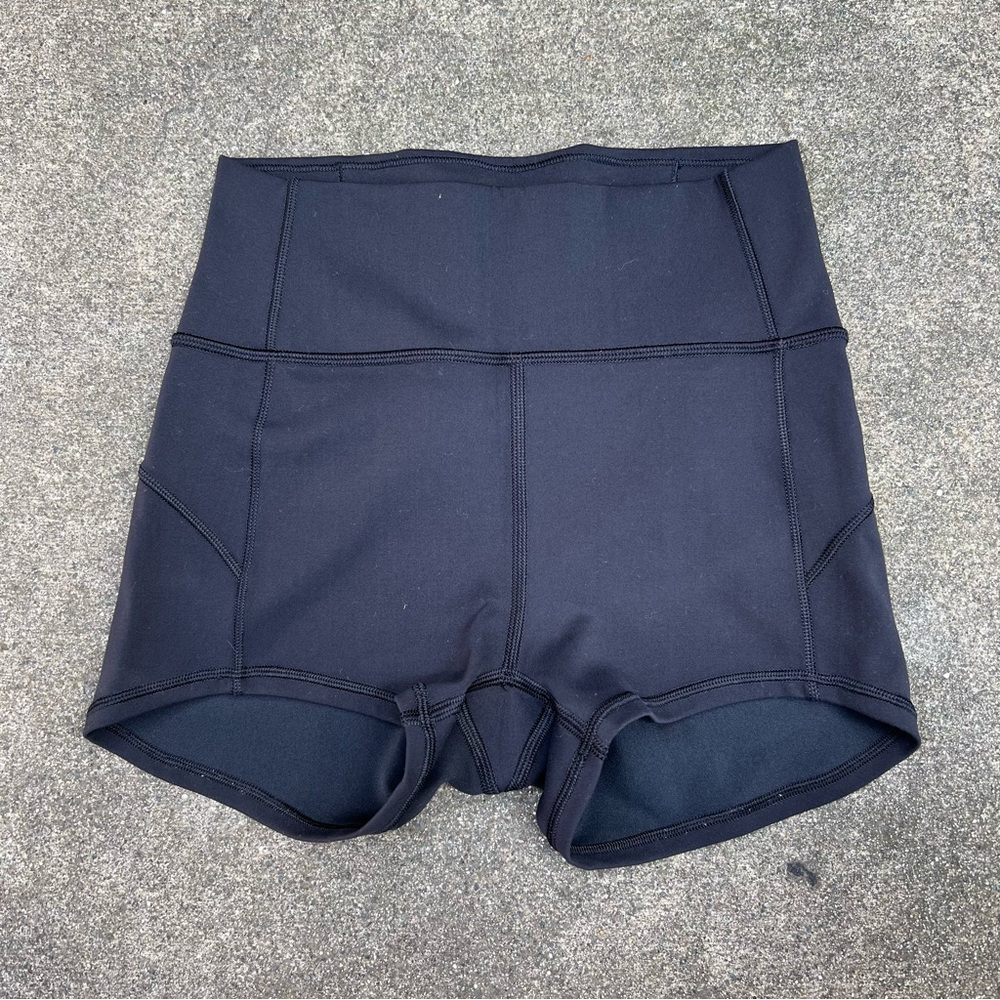 SOLD lululemon in movement short 2”